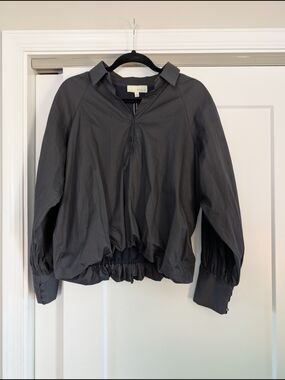 Pinch Charcoal Balloon-Sleeve Blouse